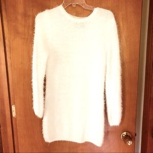 HAPPY NEW YEAR 🥂🎉 Fluffy knit sweater for chilly winter days ⛄️❄️